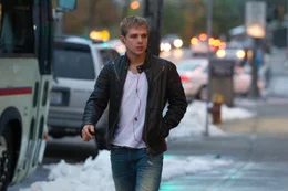Teenager Kyle (Max Thieriot) sieht seine Aktivit&auml;ten im Internet lediglich als einfache M&ouml;glichkeit Geld zu machen.