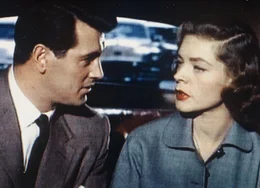 Bekanntschaft: Rock Hudson als Mitch Wayne und Lauren Bacall als Lucy Moore Hadley.