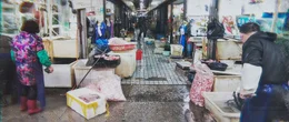 Auf dem Markt wurden Wildtiere zum Verkauf angeboten &ndash; m&ouml;gliche &Uuml;bertr&auml;ger des Virus.
