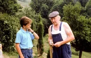 Der alte Kerschbaumer (Karl Merkatz) hat ein inniges Verh&auml;ltnis zu seinem Enkel Anderl (Tobias Anner).
