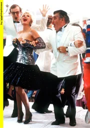 Drei, die ganz gro&szlig; rauskommen wollen: Prominenten-Zahnarzt Dr. Friedmann (Martin Wittbusch, l.), Lisa (Corinna Drews) und Generaldirektor Haffenloher (Mario Adorf, r.).