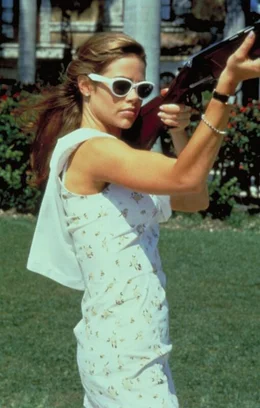 Als die gewiefte Kelly (Denise Richards) ihren Plan schmiedet, ahnt sie nicht, dass sie nicht die Einzige ist, die einen Alleingang plant ...