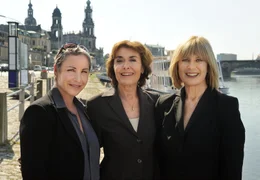 Carola Bleibtreu (Katerina Jacob), Maria Lieblich (Thekla Carola Wied, Mitte) und Steffi Krieg (Mona Seefried, re.) f&uuml;hlen sich in ihrer neuen Wahlheimat Dresden zu Hause.