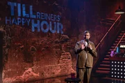 Der Stand-Up-Comedian Till Reiners pr&auml;sentiert die erste Ausgabe seiner "Happy Hour" im Jahr 2026