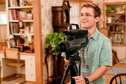 Sean Giambrone (Adam Goldberg). Sean Giambrone (Adam Goldberg).