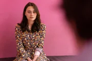 Im Pink Room versucht Karla Eckhard (Julia Koschitz, r.) ein Gespräch mit Anna Lobrecht (Mercedes Müller, l.) zu führen, die sich selbst eines Mordes bezichtigt hat. Im Pink Room versucht Karla Eckhard (Julia Koschitz, r.) ein Gespräch mit Anna Lobrecht (Mercedes Müller, l.) zu führen, die sich selbst eines Mordes bezichtigt hat.