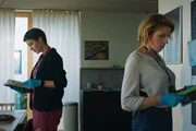 Die Ermittlerinnen suchen nach einem Zusammenhang zwischen den beiden Morden, v.li.: Maria W&ouml;rdemann als Chiara Locatelli, Franziska Weisz als Doro Beitinger