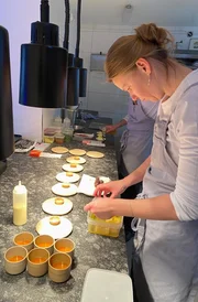 Isabelle Pering, in ihrem Restaurant "bellasLOKAL" in Bad Soden kocht sie eine moderne deutsche K&uuml;che mit Fokus auf hochwertige regionale Produkte.