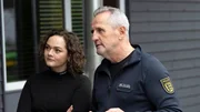 Julia Demmler (Wendy G&uuml;ntensperger, l.) und Paul Schott (Tim Wilde, r.) jagen ein Phantom. Neun Boote wurden bisher ausgeraubt. Doch keiner hat den T&auml;ter gesehen und es keine &Uuml;berwachungskamera ihn aufgenommen.