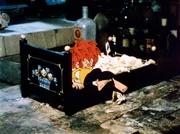 Pumuckl und sein Meister Eder spielen ein paar Kollegen einen Streich zum 1. April. Weiteres Bildmaterial finden Sie unter www.br-foto.de.