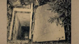 Ursula Herrmann wird in einer im Waldboden eingelassenen Holzkiste eingesperrt.