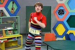 Christoph Waltz in der ORF-Kindersendung "Am Dam Des" im Jahre 1977. Es ist sein erster Fernsehauftritt. Seine Musikalit&auml;t wird im Laufe seiner Karriere immer wieder durchscheinen.