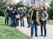 Vorne, l-r: Moritz Eisner (Harald Krassnitzer), Bibi Fellner (Adele Neuhauser). Vorne, l-r: Moritz Eisner (Harald Krassnitzer), Bibi Fellner (Adele Neuhauser).