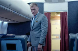 Im Bild: Matthew Sharpe (Dolph Lundgren)