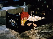 Pumuckl und sein Meister Eder spielen ein paar Kollegen einen Streich zum 1. April.