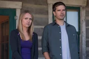 Amy (Amber Marshall, l.); Ty (Graham Wardle, r.)