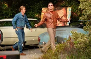 L-R: Cliff Booth (Brad Pitt), Rick Dalton (Leonardo DiCaprio)