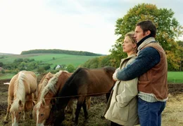 Heimliche Liebe: Pfarrerin Anja Schneider (Barbara Rudnik) und der j&uuml;ngere Jochen Hofmann (Benjamin Sadler).