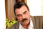 Tom Selleck als Frank Reagan.