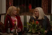 (l-r) Julia Duffy as Lynn, Paula Pell as Dana