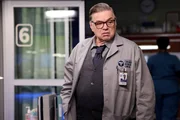 Dr. Daniel Charles (Oliver Platt)