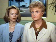Jessica (Angela Lansbury, re.) lernt Laura Callan (Linda Purl) kennen.