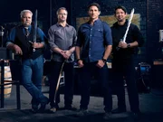 In der ersten Runde haben die vier Waffenschmiede die Aufgabe, ihren Schwertern eine spezielle japanische H&auml;rtungskur zu verpassen. Nach der Qualifikation schmieden die verbliebenen Kandidaten ein legend&auml;res Kreuzschwert.