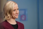 Jessy Schram als Dr. Hannah Asher