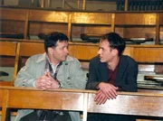 Roland steht vor einer Entscheidung: Alina und Vladi wollen ausziehen. Roland lehnt es ab.