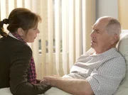 MDR Fernsehen IN ALLER FREUNDSCHAFT FOLGE 351, "Alter sch&uuml;tzt vor Torheit nicht", am Freitag (02.08.13) um 11:45 Uhr. Ina Piehl (Adelheid Kleineidam), die Tochter von August Piehl (Otto Mellies), macht ihm und vor allem seiner Altenpflegerin Susa M&uuml;ller gro&szlig;e Vorw&uuml;rfe. Sie h&auml;lt es f&uuml;r unverantwortlich in seinem Zustand Cha Cha Cha zu tanzen und versucht Susa bei ihm anzuschw&auml;rzen.