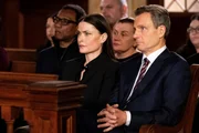 (l-r) Tara Westwood as Julia Baxter, Tony Goldwyn as DA Nicholas Baxter -- (Photo by: Ralph Bavaro/NBC)