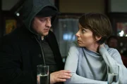 Der gewaltt&auml;tige Martin Heller (Thomas Schubert) ist Karla Eckhard (Julia Koschitz) gefolgt.