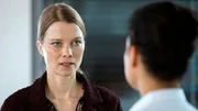 ARD IN ALLER FREUNDSCHAFT - DIE JUNGEN ÄRZTE FOLGE 146, "Alte Wunden", am Donnerstag (12.07.18) um 18:50 Uhr im ERSTEN. Sandra Funke (Henrike von Kuick, l.) erkundigt sich besorgt, bei Dr. Leyla Sherbaz (Sanam Afrashteh, r.), über ihren Sohn Simon. | ©ARD/Jens Ulrich Koch ARD IN ALLER FREUNDSCHAFT - DIE JUNGEN ÄRZTE FOLGE 146, "Alte Wunden", am Donnerstag (12.07.18) um 18:50 Uhr im ERSTEN. Sandra Funke (Henrike von Kuick, l.) erkundigt sich besorgt, bei Dr. Leyla Sherbaz (Sanam Afrashteh, r.), über ihren Sohn Simon. | ©ARD/Jens Ulrich Koch