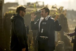 Wikus Van de Merwe (Sharlto Copley, r.)