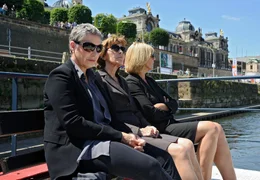 Carola Bleibtreu (Katerina Jacob), Maria Lieblich (Thekla Carola Wied, Mitte) und Steffi Krieg (Mona Seefried, re.) haben die Gegenstr&ouml;mung untersch&auml;tzt