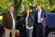 Felizitas Schnell (Lucy Scherer, M.) bringt die Kommissare (Joseph Hannesschl&auml;ger, l.; Igor Jeftic, r.) auf eine interessante Spur.