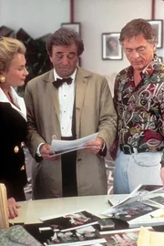 Peter Falk (mi.), Daniel Davis.