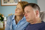Dr. Roland Heilmann (Thomas R&uuml;hmann) hat mit der Messerattacke und dem daraufhin Erlebten psychisch zu k&auml;mpfen. Es f&auml;llt ihm schwer, seine innere Ausgeglichenheit zu finden. Seine Frau Pia (Hendrikje Fitz) unterst&uuml;tzt ihn dabei nach Kr&auml;ften - doch Roland hat sich ver&auml;ndert.
