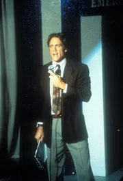 Steve Sloan (Barry Van Dyke) versucht sich als Aushilfsmoderator.