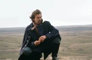 Um 1865, mitten im Amerikanischen B&uuml;rgerkrieg, w&auml;hlt der Nordstaaten-Offizier John J. Dunbar (Kevin Costner) als Belohnung f&uuml;r eine heldenhafte Tat die Versetzung an einen der westlichsten Au&szlig;enposten.