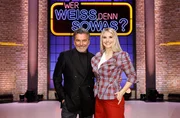 WER WEISS DENN SOWAS? Folge 1394, Thomas Anders und Beatrice Egli. Die Kandidat:innen dieser Sendung: Pop- und Schlagers&auml;nger, Musikproduzent, Songwriter und Fernsehmoderator Thomas Anders (l.) und die Schweizer Schlagers&auml;ngerin und Fernsehmoderatorin Beatrice Egli (r.). Dieses Motiv kann auch im Hochformat angefordert werden. Weitere Motive auf Anfrage.