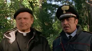 Don Matteo (Terence Hill), Maresciallo Cecchini (Nino Frassica).