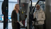 v.li.: Die Kommissarinnen Charlotte Lindholm (Maria Furtw&auml;ngler) und Ana&iuml;s Schmitz (Florence Kasumba) nehmen die Ermittlungen auf.