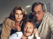 Die Hauptdarsteller, von links: Senta Berger (Rolle: Freundin Mona), Franz Xaver Kroetz (Rolle: Klatschreporter "Baby" Schimmerlos) und Dieter Hildebrandt (Rolle: Fotograf Herbie Fried).