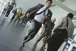 Jennings (Ben Affleck) ist auf Flucht mit einem wertvollen Kuvert.