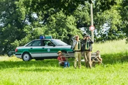 Vorne, l-r: Hubert (Christian Tramitz) und Staller (Helmfried von L&uuml;ttichau) ermitteln wieder auf Hochtouren