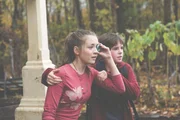 Jared (Freddie Highmore) eilt herbei, um seine Schwester (Sarah Bolger) vor den Kobolden zu retten und zeigt ihr die faszinierende Welt der Feen und anderer mystischer Wesen.