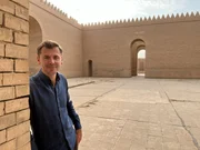 Babylon ist vor allem ber&uuml;hmt wegen der biblischen Geschichte des Turmbaus zu Babel. Heute lassen die rekonstruierten Mauern die einstige Gr&ouml;&szlig;e und Pracht nur noch erahnen.