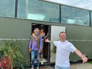 V.l. Scott, Debbie und Mark Millar