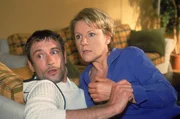 Eigentlich wollte Nikola (Mariele Millowitsch) Dr. Borstels neuen Freund Ulli (Heikko Deutschmann) nur einer genauen Pr&uuml;fung unterziehen, doch dann wird sie mit ihm von Dr. Borstel in einer prek&auml;ren Lage erwischt...